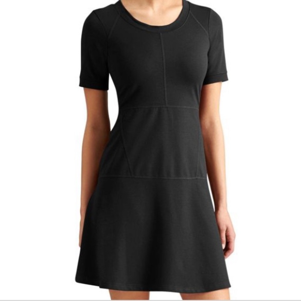 Black Athleta En Route Fit Flare A-Line Dress